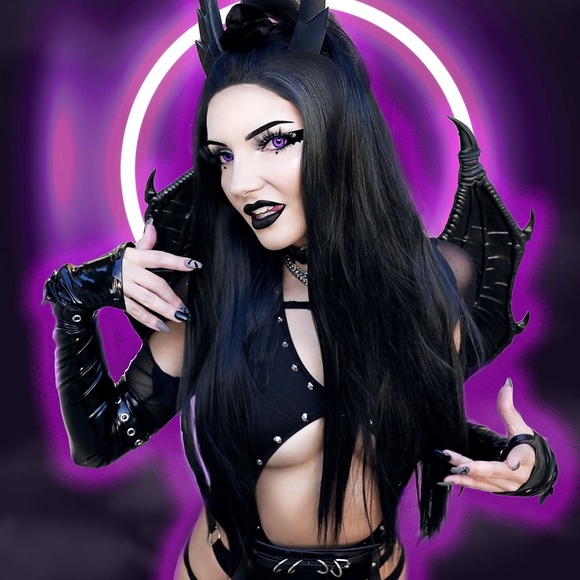 🔥MEET YOUR POSHER🔥 - Picture 7 of 12